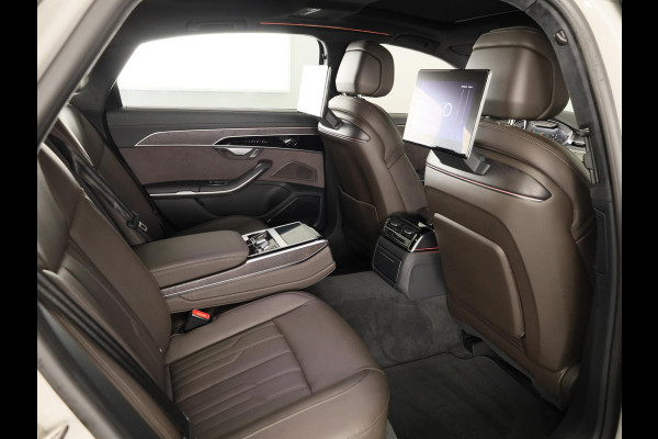 Audi A8 60 TFSI e quattro Lang 462 pk Tiptronic | Verlengde garantie | Navigatie | Panoramadak | Parkeersensoren (Park assist) | Rondomzicht camera | Stoelverwarming/ventilatie/massage v/a | B&O Soundsystem |