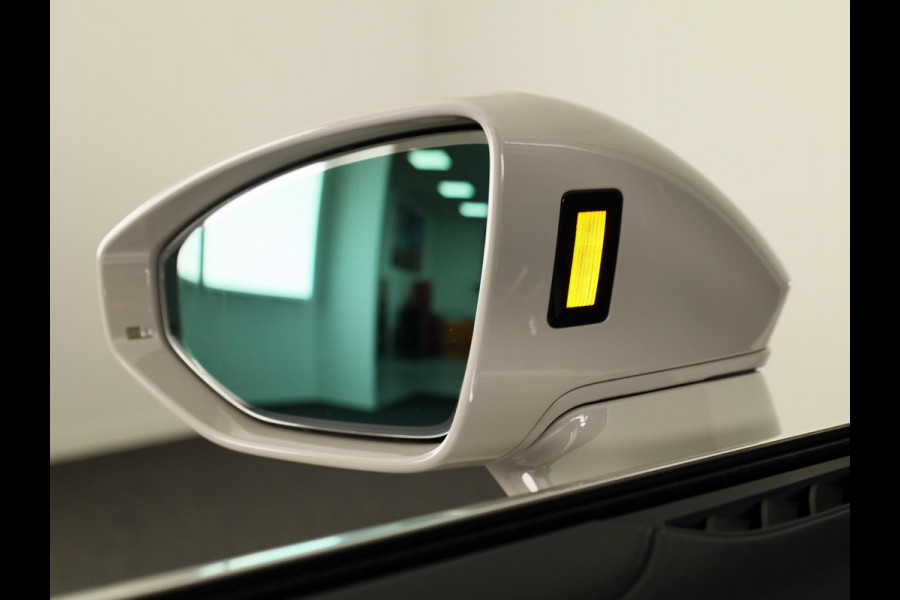 Audi A8 60 TFSI e quattro Lang 462 pk Tiptronic | Verlengde garantie | Navigatie | Panoramadak | Parkeersensoren (Park assist) | Rondomzicht camera | Stoelverwarming/ventilatie/massage v/a | B&O Soundsystem |