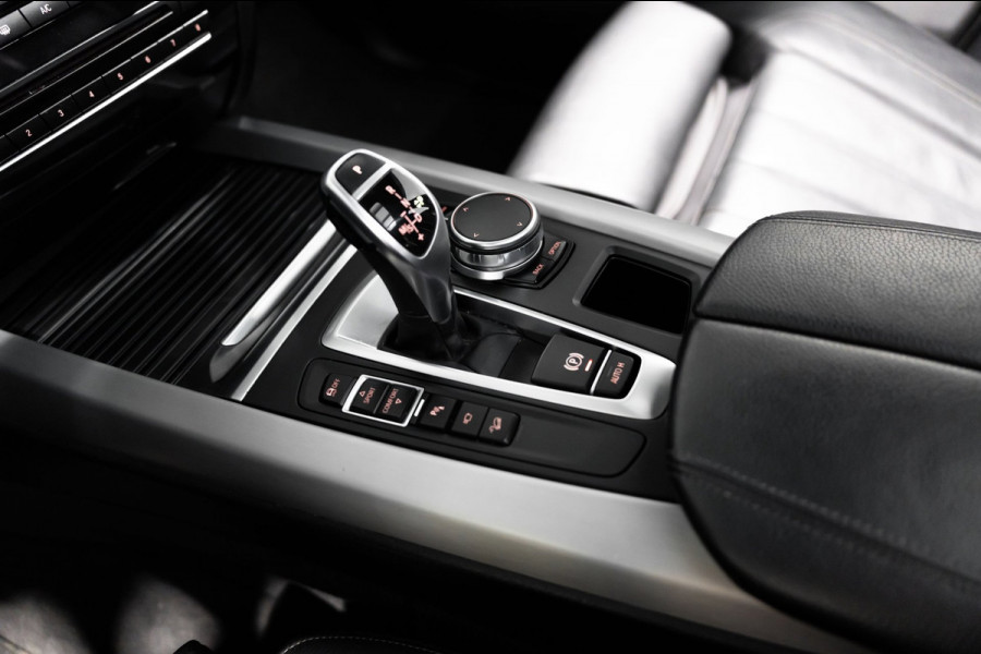 BMW X5 XDrive30d M-Sport 7p. Pano Leder Camera Led