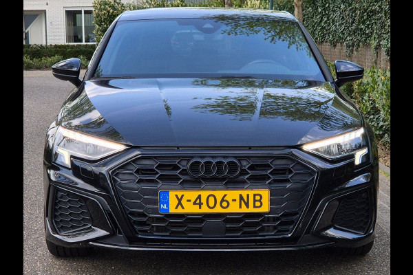 Audi A3 Limousine 35 TFSI S line Edition NL NAP CarPlay Auto virtual dash 35 TFSI S edition