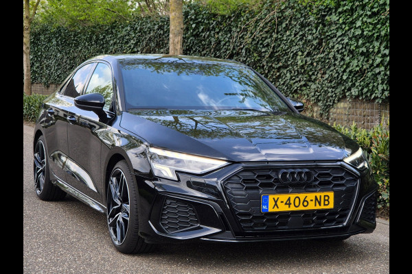 Audi A3 Limousine 35 TFSI S line Edition NL NAP CarPlay Auto virtual dash 35 TFSI S edition