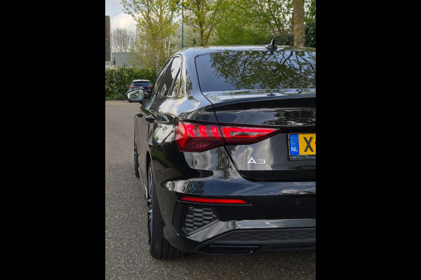 Audi A3 Limousine 35 TFSI S line Edition NL NAP CarPlay Auto virtual dash 35 TFSI S edition