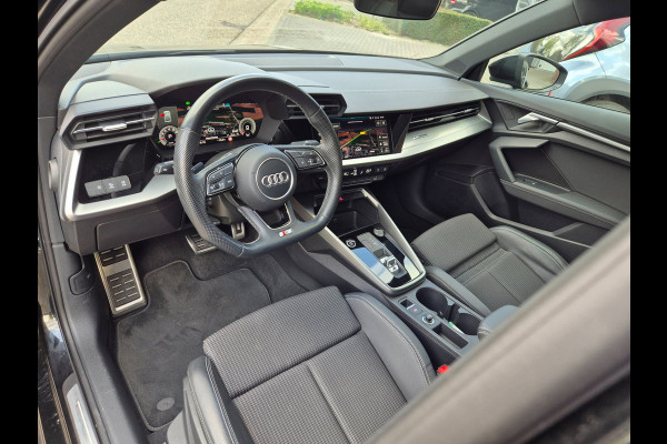 Audi A3 Limousine 35 TFSI S line Edition NL NAP CarPlay Auto virtual dash 35 TFSI S edition