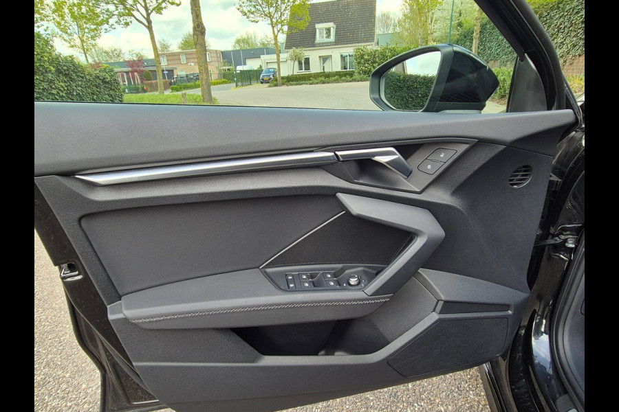 Audi A3 Limousine 35 TFSI S line Edition NL NAP CarPlay Auto virtual dash 35 TFSI S edition