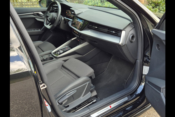 Audi A3 Limousine 35 TFSI S line Edition NL NAP CarPlay Auto virtual dash 35 TFSI S edition
