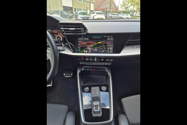 Audi A3 Limousine 35 TFSI S line Edition NL NAP CarPlay Auto virtual dash 35 TFSI S edition