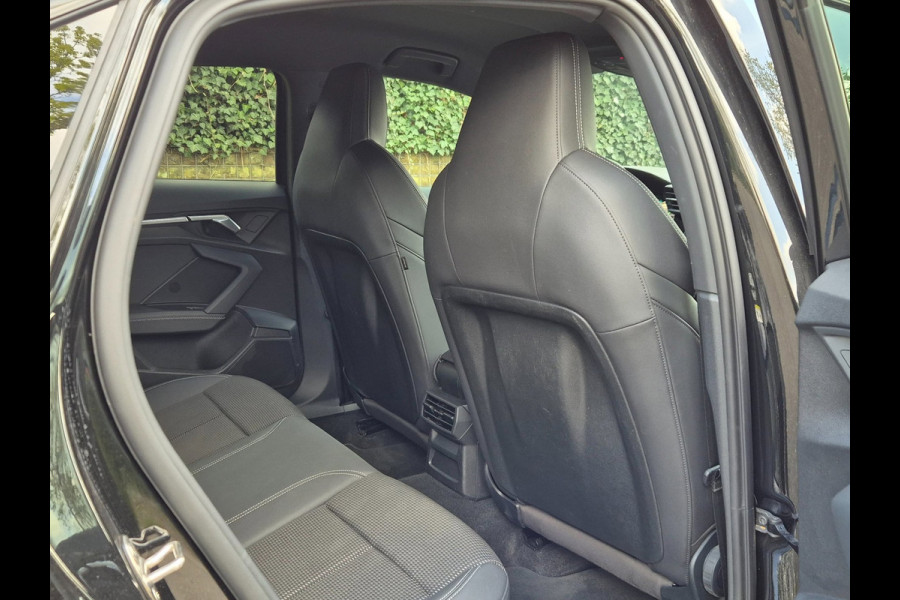 Audi A3 Limousine 35 TFSI S line Edition NL NAP CarPlay Auto virtual dash 35 TFSI S edition