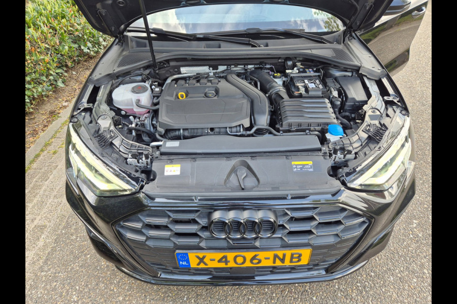 Audi A3 Limousine 35 TFSI S line Edition NL NAP CarPlay Auto virtual dash 35 TFSI S edition