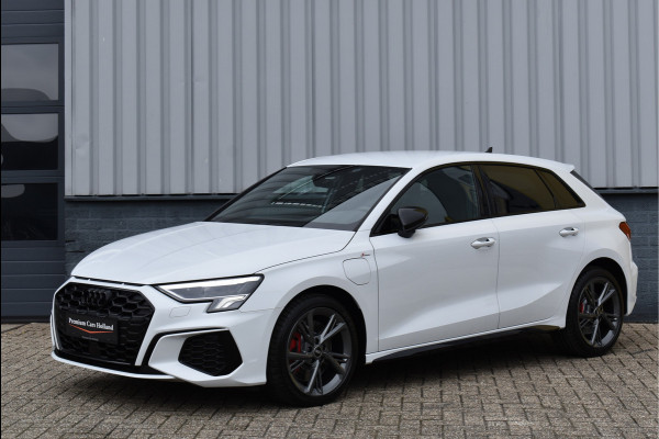 Audi A3 Sportback 45 TFSI e S-Line 245 Pk RS-Stoel Rood Stiksel B&O Camera Massage ACC 18 Inch RS3