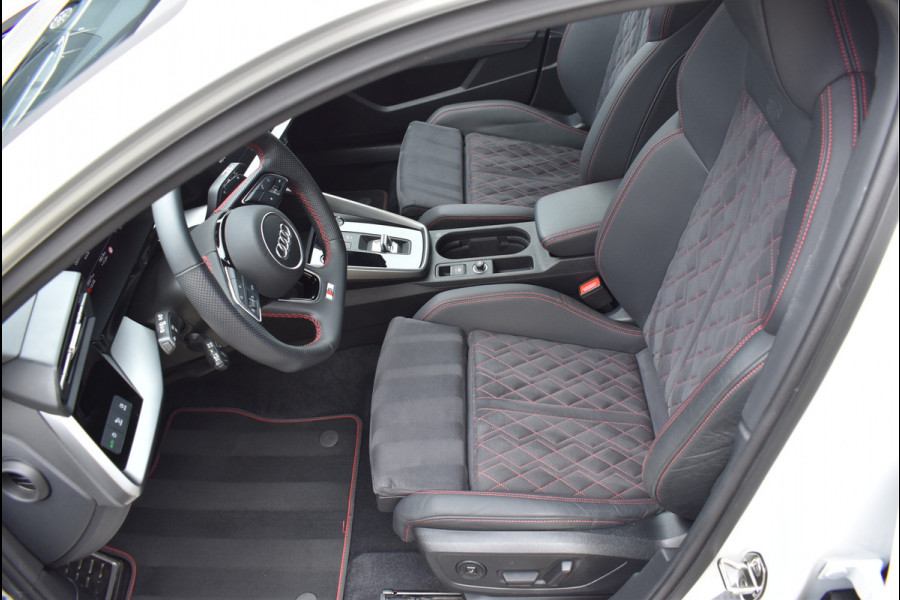 Audi A3 Sportback 45 TFSI e S-Line 245 Pk RS-Stoel Rood Stiksel B&O Camera Massage ACC 18 Inch RS3