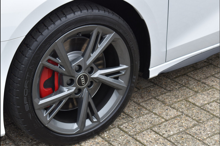 Audi A3 Sportback 45 TFSI e S-Line 245 Pk RS-Stoel Rood Stiksel B&O Camera Massage ACC 18 Inch RS3