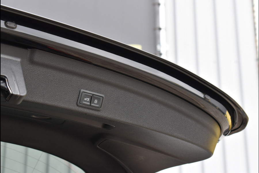 Audi Q3 Sportback 45 TFSI e S-Line 245 Pk Navi Leder Camera Trekhaak 20 Inch