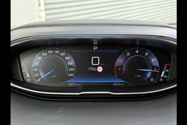 Peugeot 5008 BWJ 2021 | 1.2T 131PK Premium Av. AUTOMAAT | CLIMA | NAVI | CAMERA A | LEDER/STOF | CARPLAY | 19'' LMV | PDC 2X