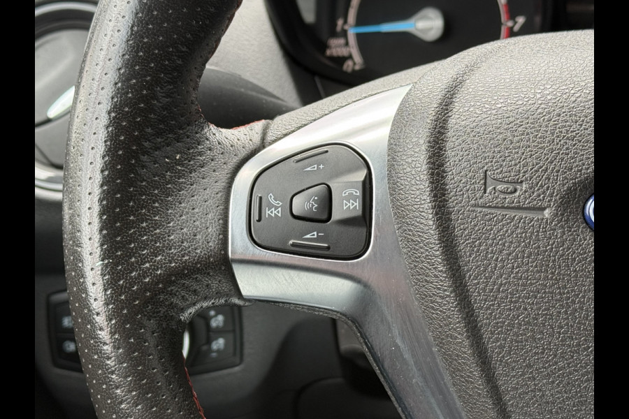 Ford Tourneo Courier BWJ 2018 | 1.0 101PK Titanium | CLIMA | NAVI | STOELVERW | LICHTMETAAL | PDC |