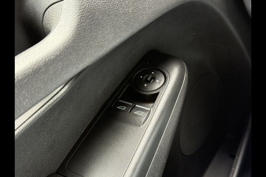 Ford Tourneo Courier BWJ 2018 | 1.0 101PK Titanium | CLIMA | NAVI | STOELVERW | LICHTMETAAL | PDC |