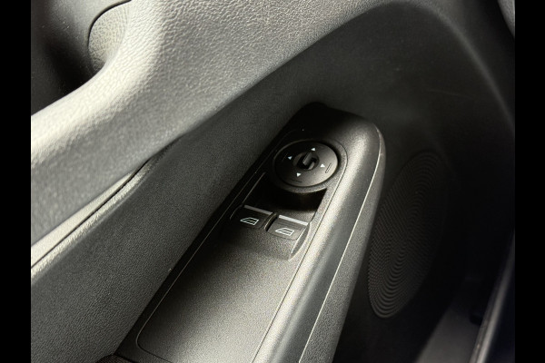 Ford Tourneo Courier BWJ 2018 | 1.0 101PK Titanium | CLIMA | NAVI | STOELVERW | LICHTMETAAL | PDC |