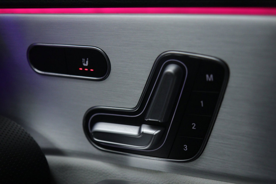 Mercedes-Benz A-Klasse 220 Launch Edition NAP Pano/Burm/Carplay/Mem/Sfeer/Acc/Vol