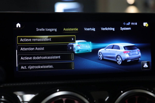 Mercedes-Benz A-Klasse 220 Launch Edition NAP Pano/Burm/Carplay/Mem/Sfeer/Acc/Vol