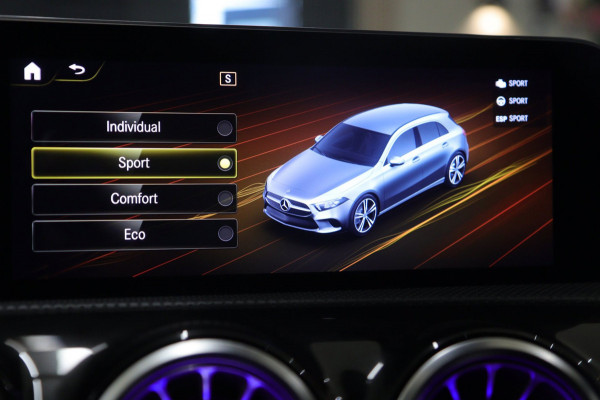 Mercedes-Benz A-Klasse 220 Launch Edition NAP Pano/Burm/Carplay/Mem/Sfeer/Acc/Vol