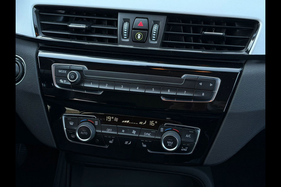 BMW X1 XDrive25e AUTOMAAT Executive, electrisch bedienbare achterklep,dab,stoelverwarming, led verlichting