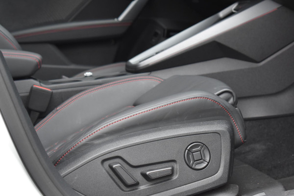 Audi A3 Sportback 35 TFSI 3x S-line Pano HUD Sonos Lane Camera Leder