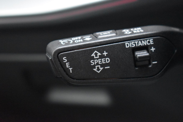 Audi A3 Sportback 35 TFSI 3x S-line Pano HUD Sonos Lane Camera Leder