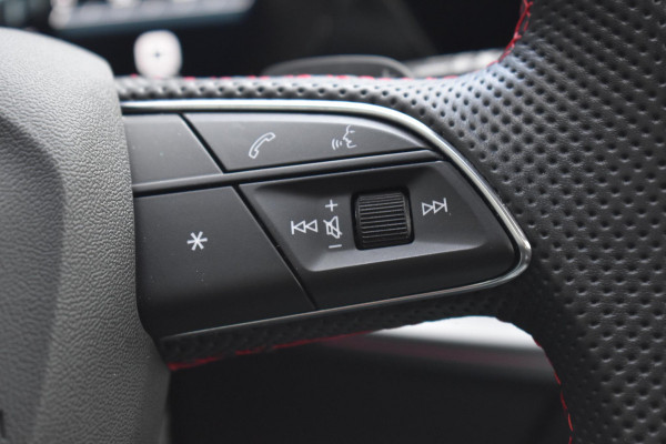 Audi A3 Sportback 35 TFSI 3x S-line Pano HUD Sonos Lane Camera Leder