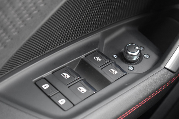 Audi A3 Sportback 35 TFSI 3x S-line Pano HUD Sonos Lane Camera Leder