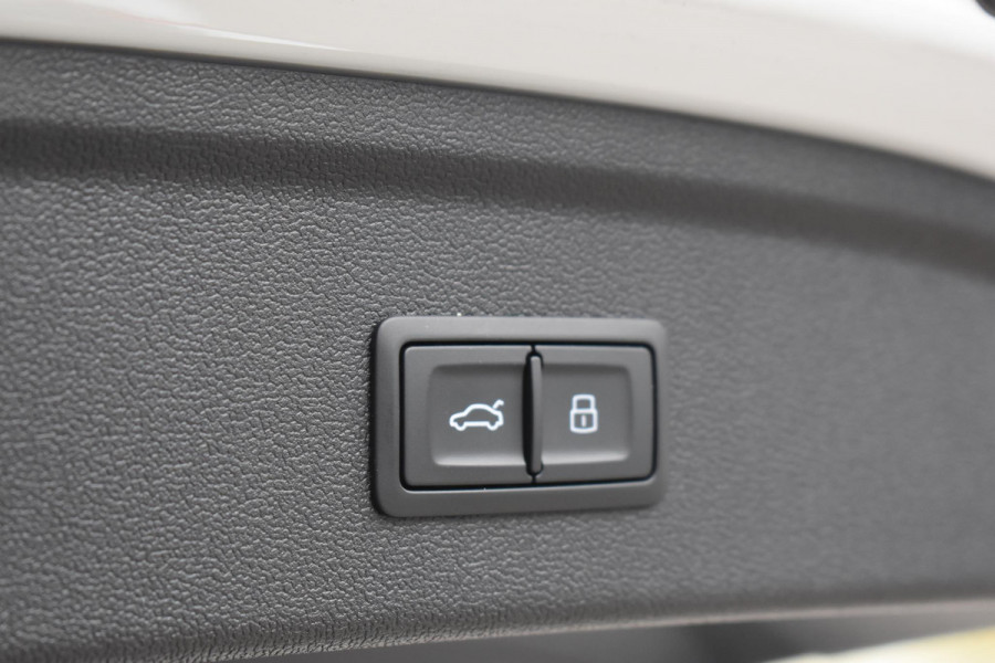 Audi A3 Sportback 35 TFSI 3x S-line Pano HUD Sonos Lane Camera Leder