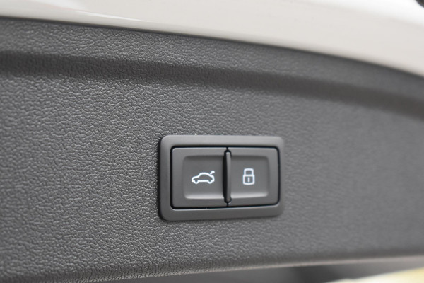 Audi A3 Sportback 35 TFSI 3x S-line Pano HUD Sonos Lane Camera Leder