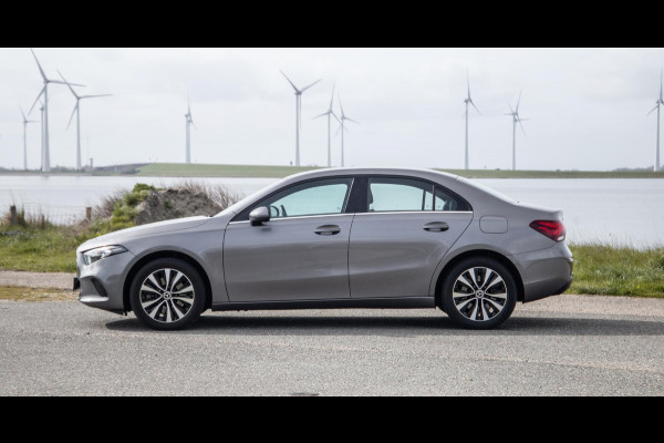 Mercedes-Benz A-Klasse 250 e Business Line CARPLAY / LEER / CAMERA / CRUISE CONTROLE / DEALER ONDERHOUDEN