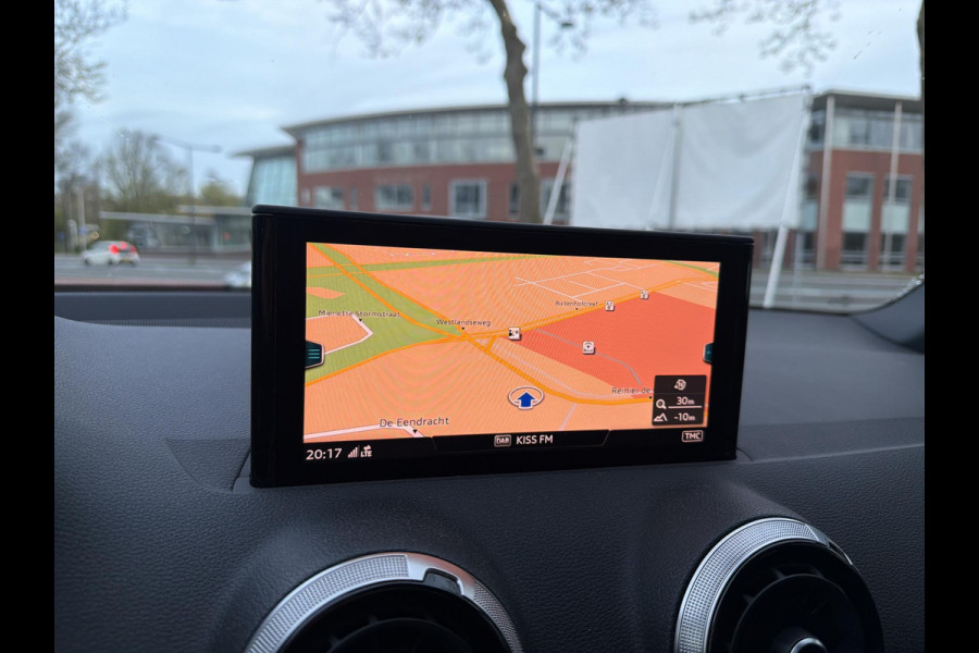 Audi Q2 30 TFSI S Edition | Digitale Cockpit | Stoel Verwarming | Achteruitrij Camera |