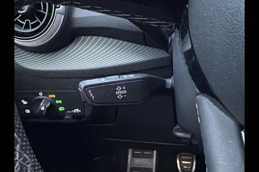 Audi Q2 30 TFSI S Edition | Digitale Cockpit | Stoel Verwarming | Achteruitrij Camera |