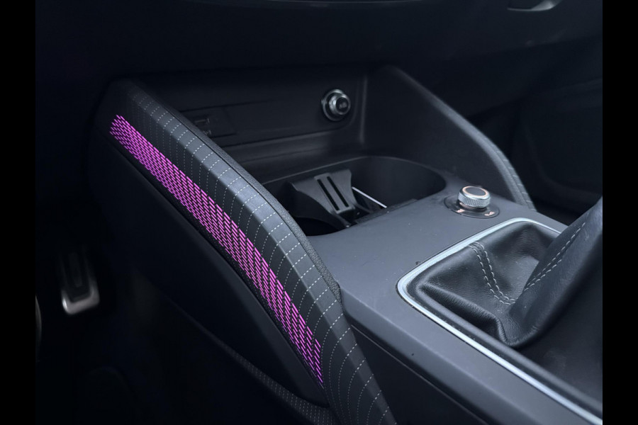 Audi Q2 30 TFSI S Edition | Digitale Cockpit | Stoel Verwarming | Achteruitrij Camera |