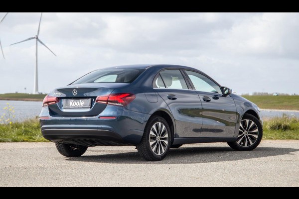 Mercedes-Benz A-Klasse 250 e Business Line CARPLAY / CAMERA / LEER / DEALER ONDERHOUDEN
