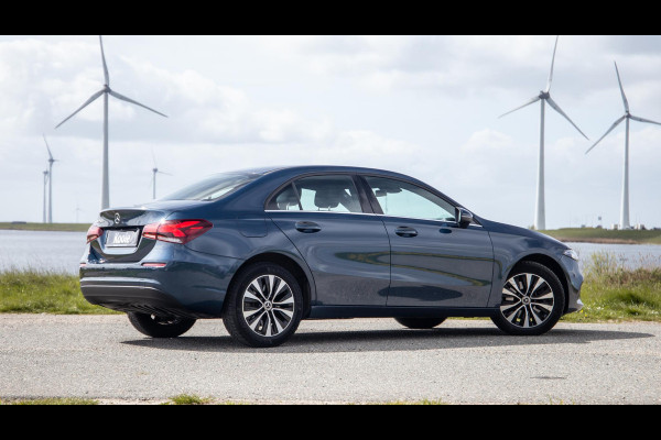 Mercedes-Benz A-Klasse 250 e Business Line CARPLAY / CAMERA / LEER / DEALER ONDERHOUDEN