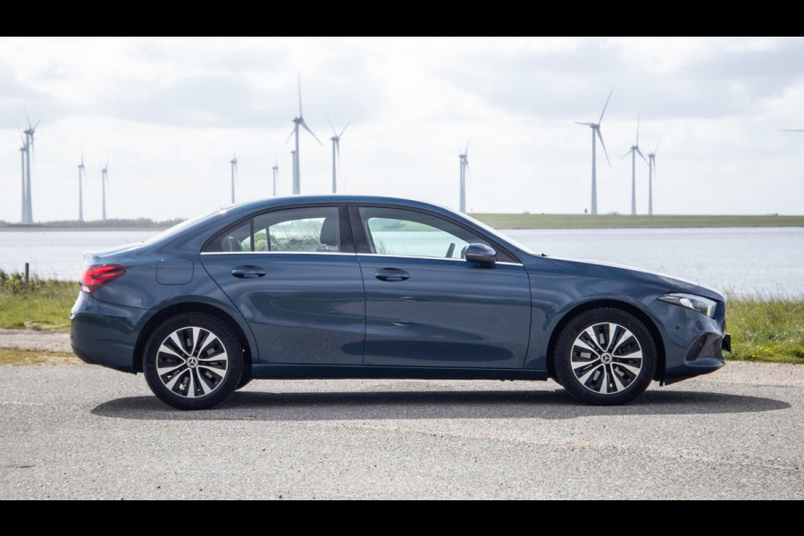 Mercedes-Benz A-Klasse 250 e Business Line CARPLAY / CAMERA / LEER / DEALER ONDERHOUDEN