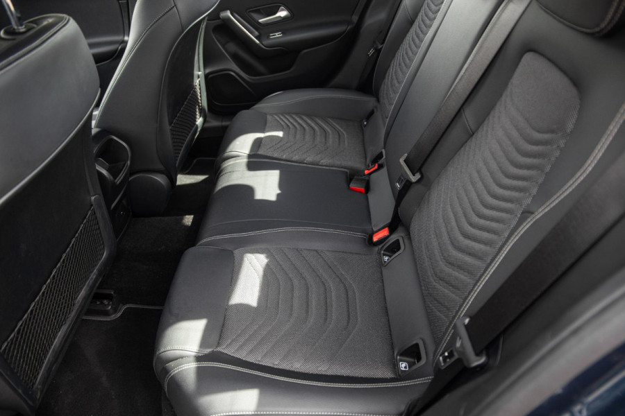 Mercedes-Benz A-Klasse 250 e Business Line CARPLAY / CAMERA / LEER / DEALER ONDERHOUDEN