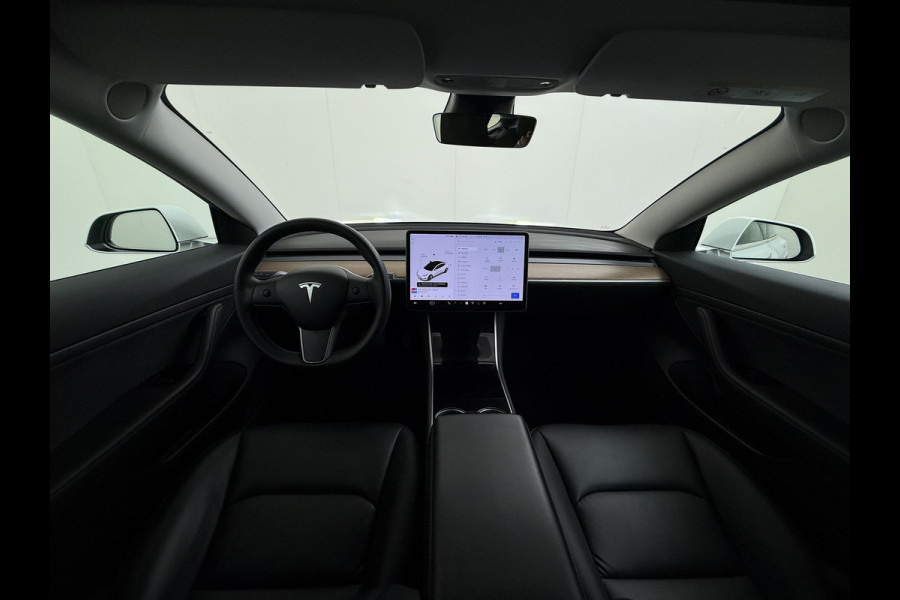 Tesla Model 3 SR+ 325PK LFP-Accu Trekhaak 19"Lmv AutoPilot Leer Pano-Dak Adaptive Cruise Lmv 18" Camera's Elektr.-Stuur+Stoelen+Spiegels+Geheu Ecc Navi Led DAB Voorverwarmen interieur via App Keyless One-Pedal-Drive Origineel Nederlandse Auto LFP accu dus 100% opladen!