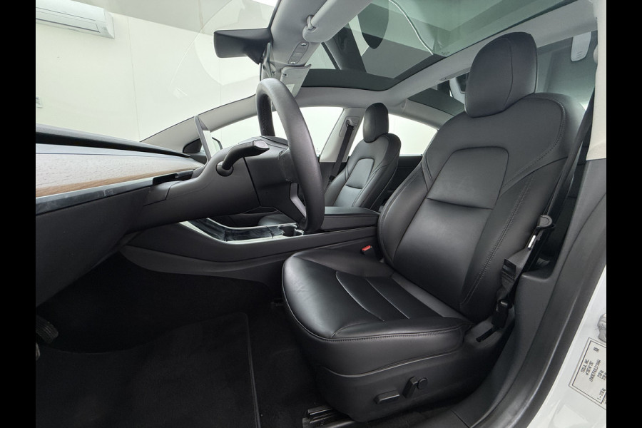 Tesla Model 3 SR+ 325PK LFP-Accu Trekhaak 19"Lmv AutoPilot Leer Pano-Dak Adaptive Cruise Lmv 18" Camera's Elektr.-Stuur+Stoelen+Spiegels+Geheu Ecc Navi Led DAB Voorverwarmen interieur via App Keyless One-Pedal-Drive Origineel Nederlandse Auto LFP accu dus 100% opladen!