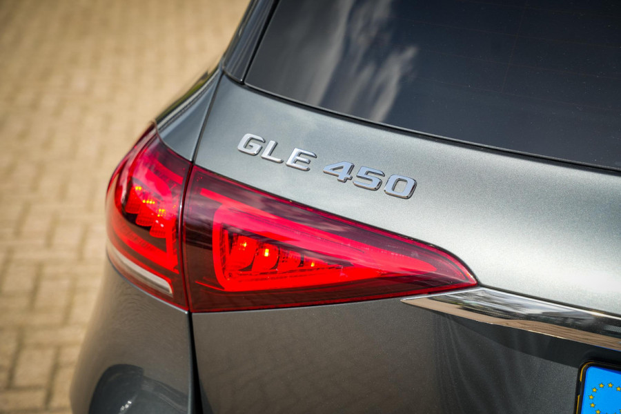 Mercedes-Benz GLE 450 4MATIC Premium Plus AMG Luchtvering Pano Treeplanken Navi Burmeister 22”