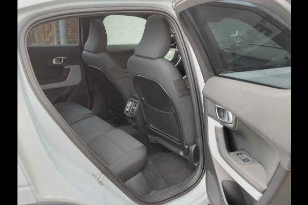 Polestar 2 Long Range Dual Motor 78kWh Panoramadak Adap.Cruise 360°Camera Navi Ecc Apple Carplay Android Auto Pdc Launch Edition Stoel+Stuurverwarming Lmv 19" Achterbankverwarming Keyless DAB Rijstrooksensor Origineel Nederlandse Auto