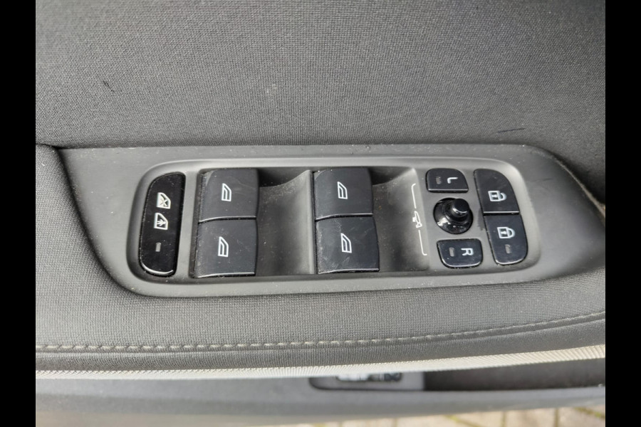 Polestar 2 Long Range Dual Motor 78kWh Panoramadak Adap.Cruise 360°Camera Navi Ecc Apple Carplay Android Auto Pdc Launch Edition Stoel+Stuurverwarming Lmv 19" Achterbankverwarming Keyless DAB Rijstrooksensor Origineel Nederlandse Auto