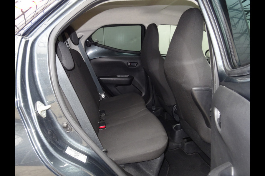 Toyota Aygo 1.0 VVT-i x-fun * EXTRA GETINT GLAS * VOLLE TANK !!