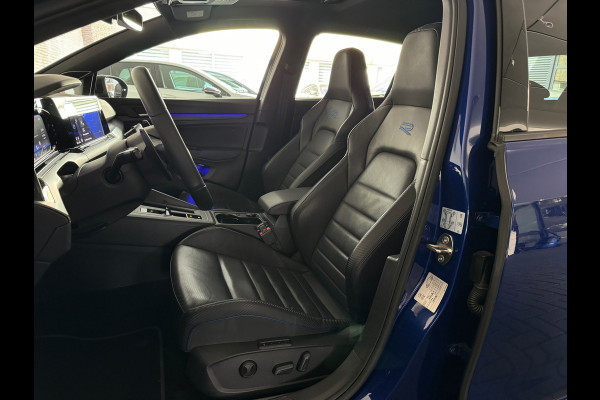 Volkswagen Golf 2.0 TSI R 4M Performance Pano|HuD|Memor|Akra