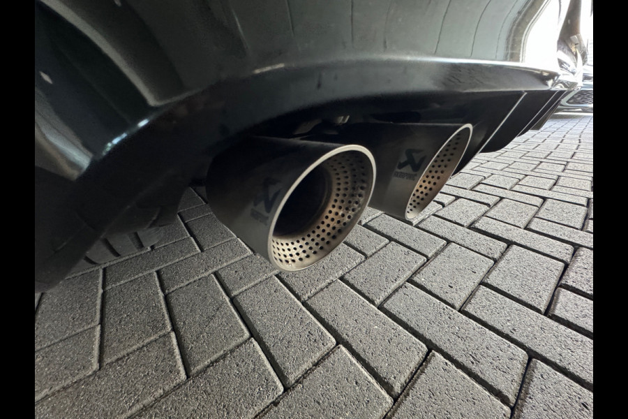 Volkswagen Golf 2.0 TSI R 4M Performance Pano|HuD|Memor|Akra