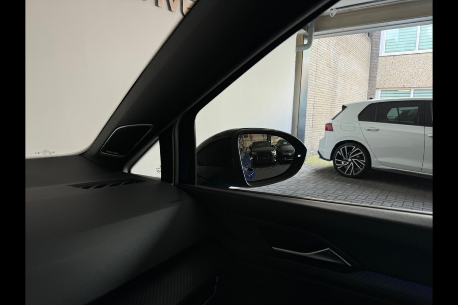 Volkswagen Golf 2.0 TSI R 4M Performance Pano|HuD|Memor|Akra