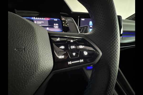 Volkswagen Golf 2.0 TSI R 4M Performance Pano|HuD|Memor|Akra