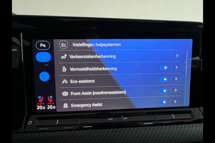 Volkswagen Golf 2.0 TSI R 4M Performance Pano|HuD|Memor|Akra