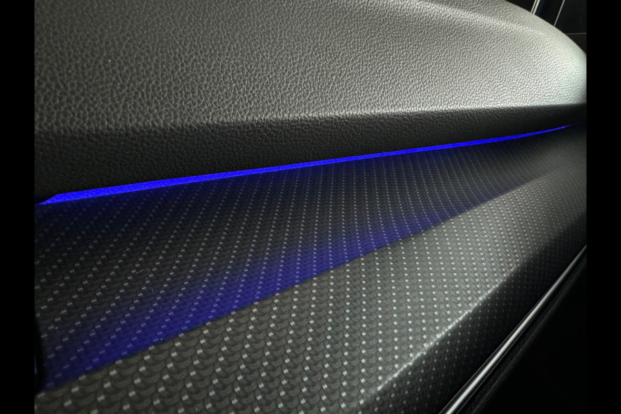 Volkswagen Golf 2.0 TSI R 4M Performance Pano|HuD|Memor|Akra